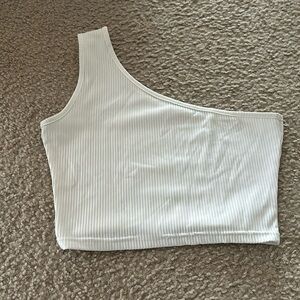 Shein Off the shoulder tank
size:S